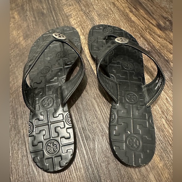 Tory Burch Monroe Leather Thong Flip Flop - Picture 4 of 7